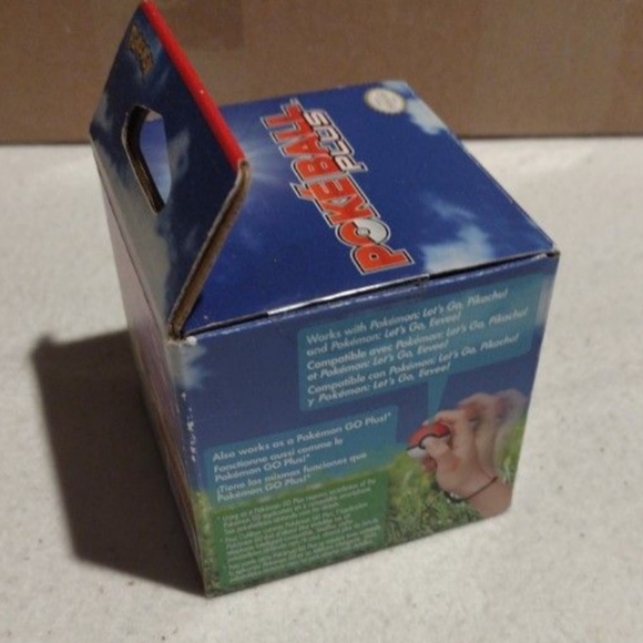 Nintendo Pokemon PokeBall Plus Controller Switch- Sealed -New -Discontinued - Picture 3 of 9